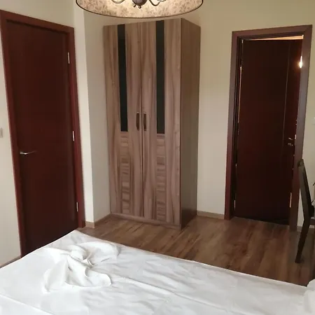 голдън лайн Апартхотел