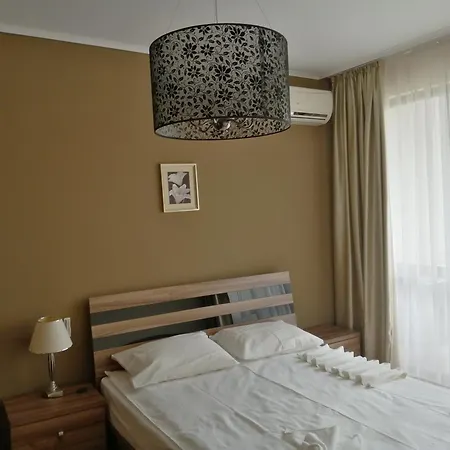 голдън лайн Апартхотел