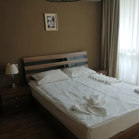 Апартхотел голдън лайн Златни пясъци